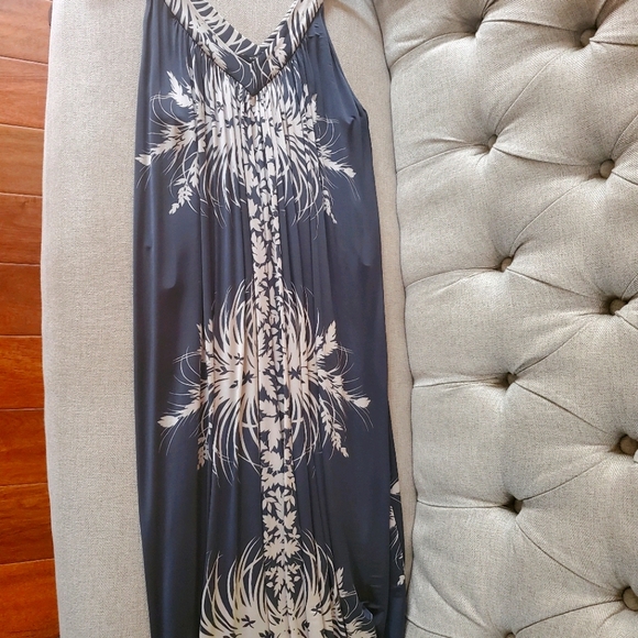 BCBG Maxazria - Picture 3 of 4